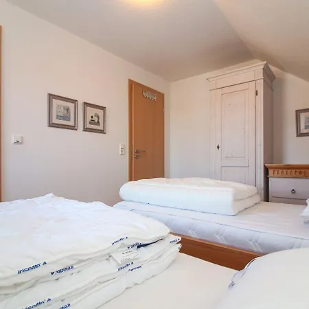 Huus-ant-water Apartment *